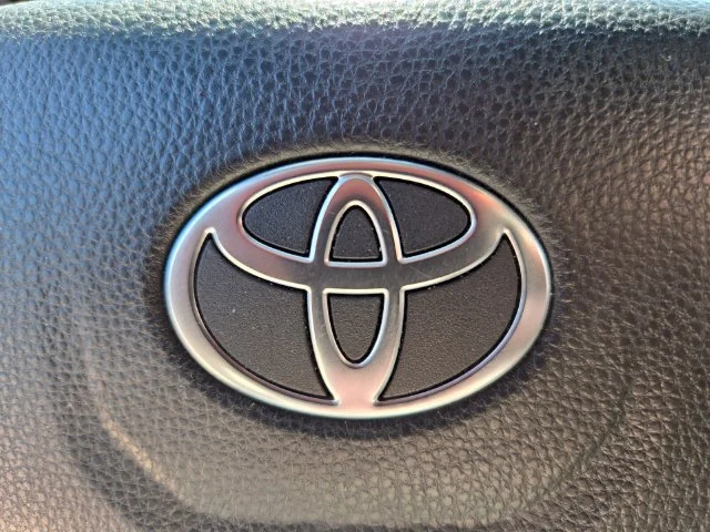 Used 2025 White Toyota SR5 image 33