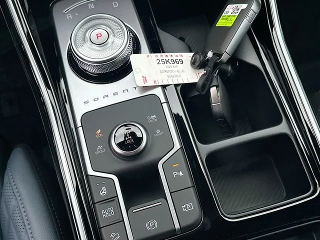2025 Kia Sorento SX Prestige Hybrid - Photo 17
