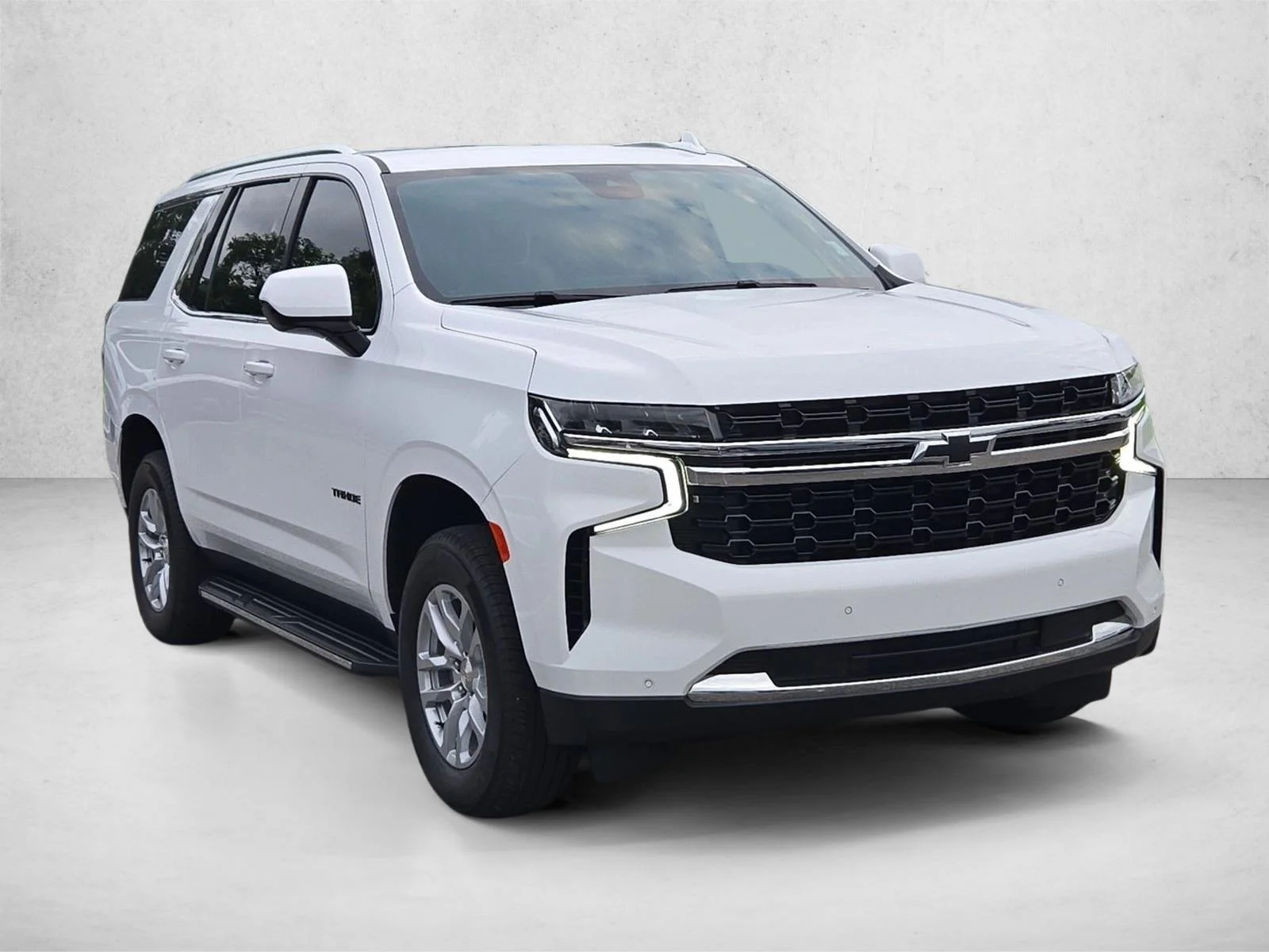 Used 2024 Summit White Chevrolet LS image 3