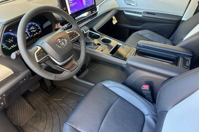 New 2026 Ice Cap Toyota  XSE image 10
