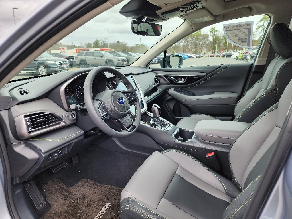 Used 2025 Ice Silver Metallic Subaru Onyx Edition image 35