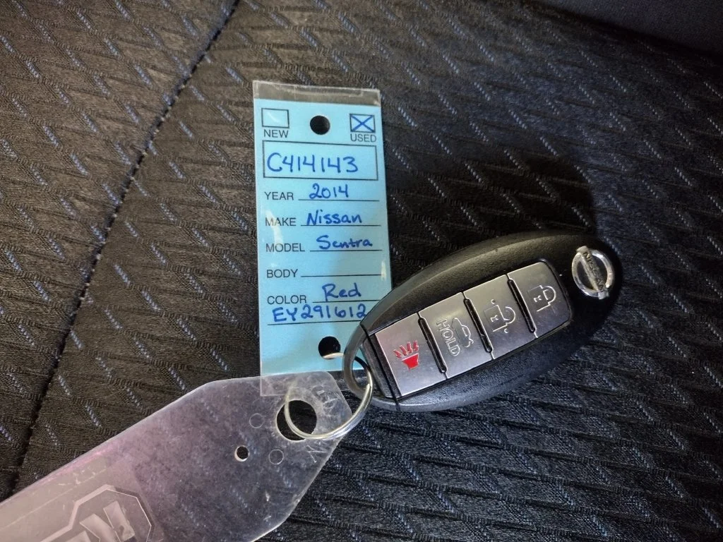 Used 2014 Red Nissan SR image 24