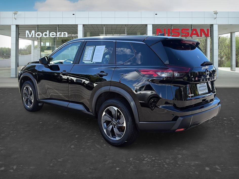 Used 2025 Super Black Nissan SV image 3