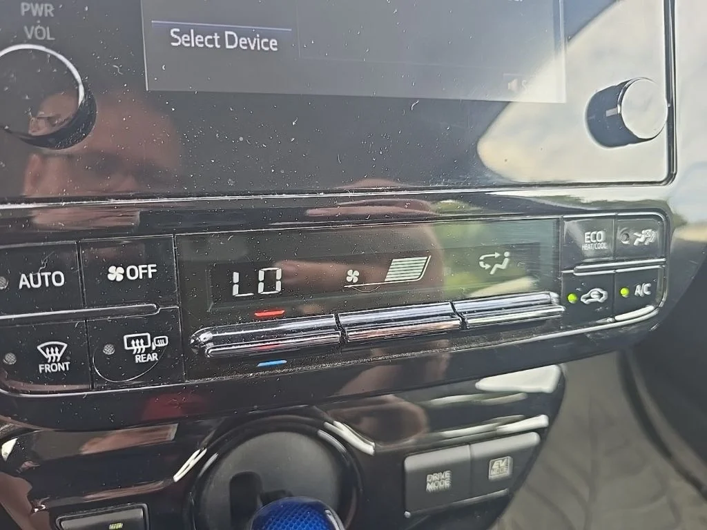 Used 2019 Silver Toyota LE image 17