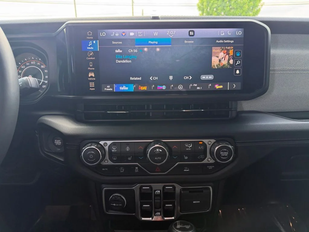 Used 2024 Blue Jeep Sahara image 16
