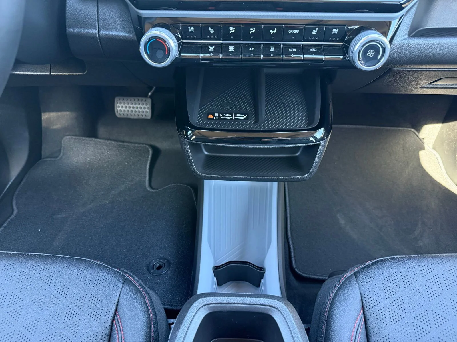 2027 Chevrolet Bolt RS - Photo 27