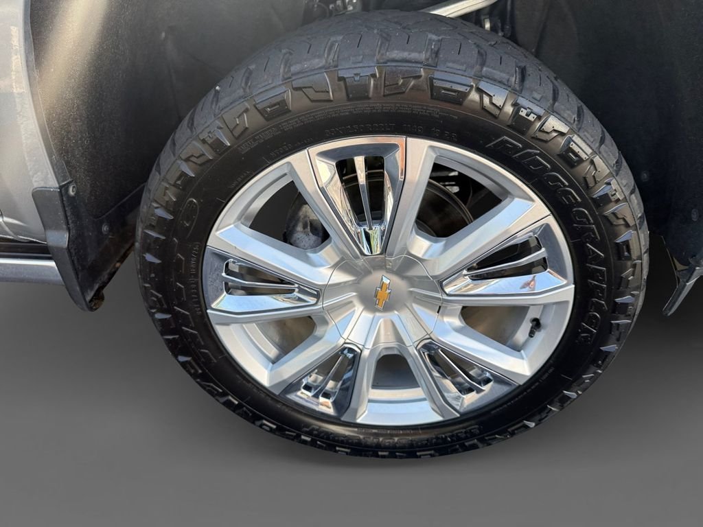 Used 2023 Gray Chevrolet High Country image 16