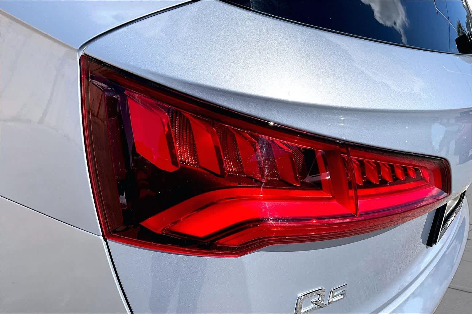 Used 2019 Florett Silver Metallic Audi Premium Plus image 28