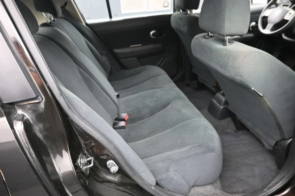 Used 2010 Black Nissan 1.8 S image 10