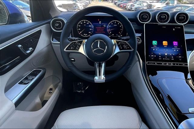 Used 2026 Blue Mercedes-Benz GLC 300 image 4