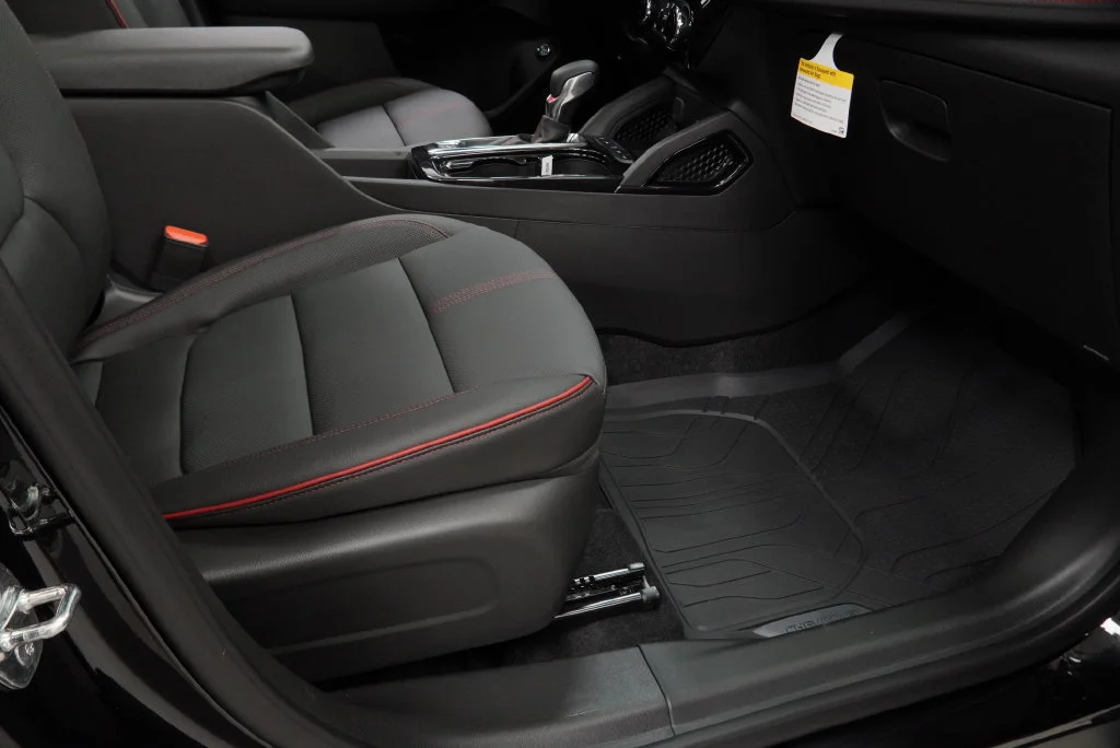 New 2026 Mosaic Black Metallic Chevrolet RS image 39