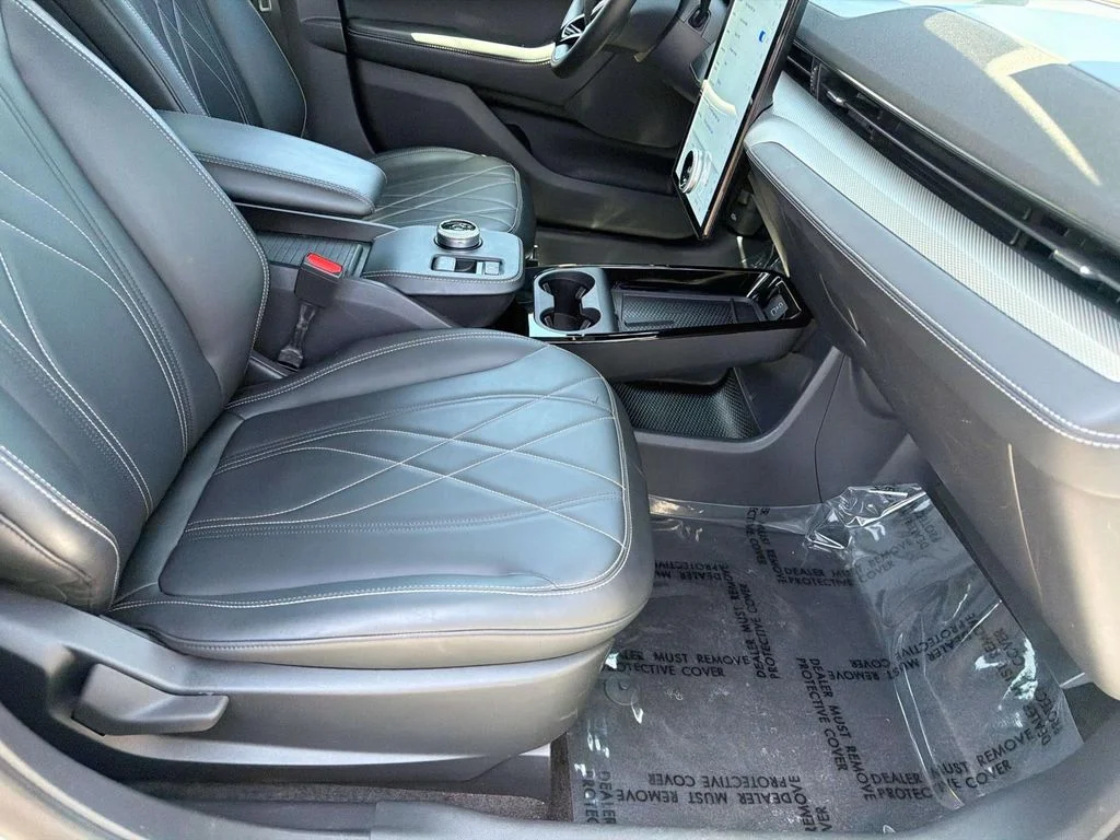 Used 2023 Space White Metallic Ford Select image 38