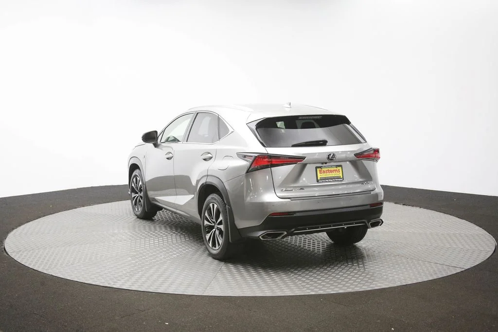 Used 2018  Lexus  image 61