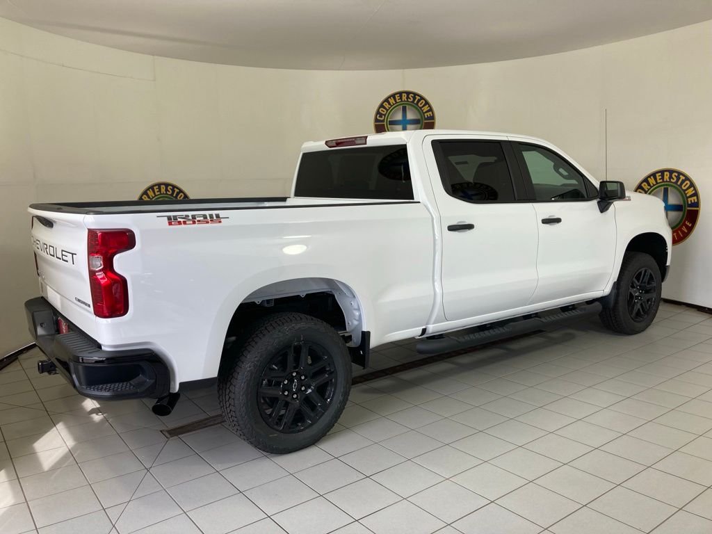 New 2026 Summit White Chevrolet Custom Trail Boss image 18