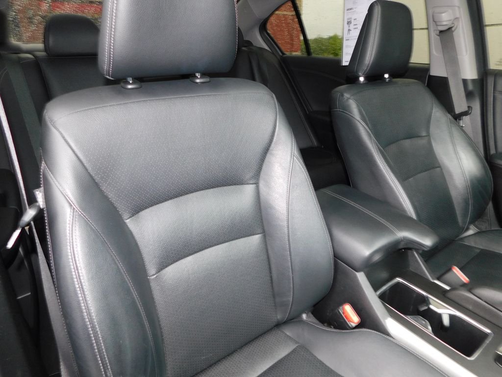 Used 2015 Gray Honda EX-L image 21