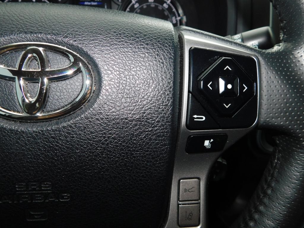 Used 2020 Classic Silver Metallic Toyota SR5 image 26