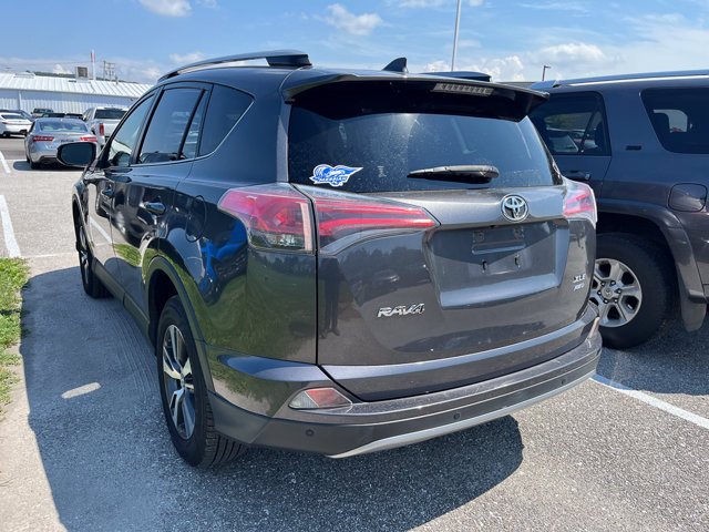 Used 2017 Magnetic Gray Metallic Toyota XLE image 4