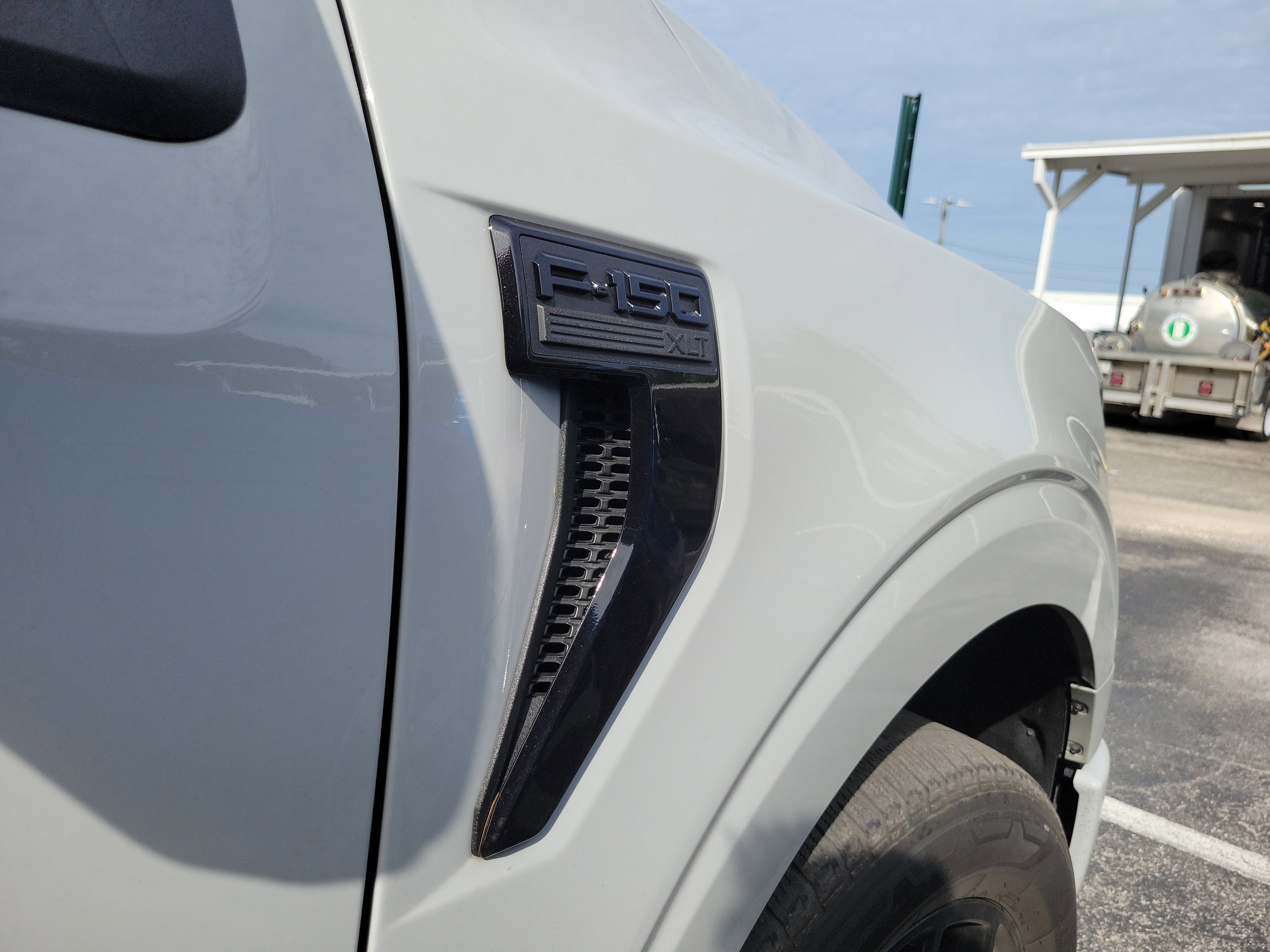 Used 2024 Avalanche Ford XLT image 6