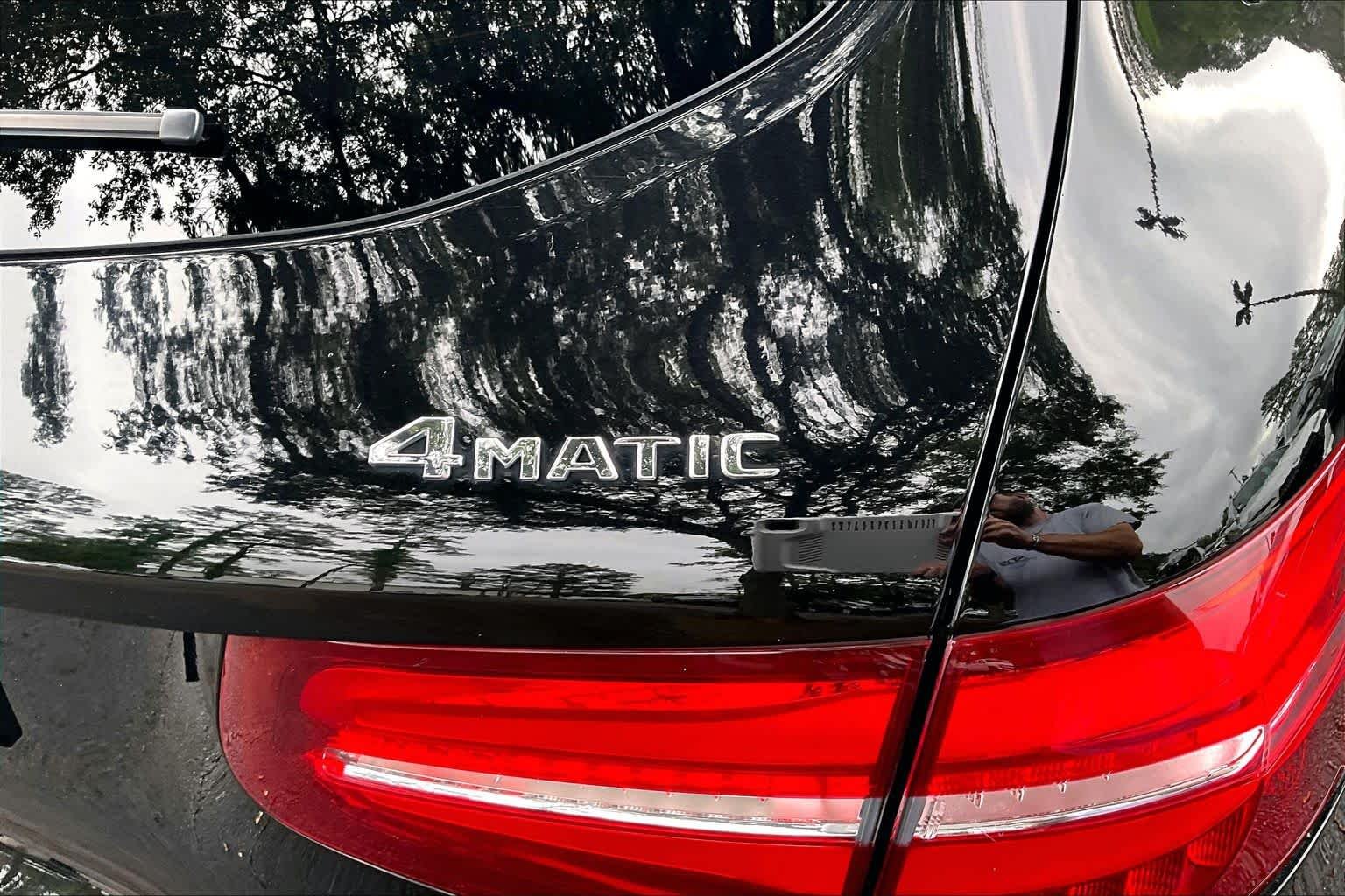 Used 2019 Black Mercedes-Benz GLC 300 image 10