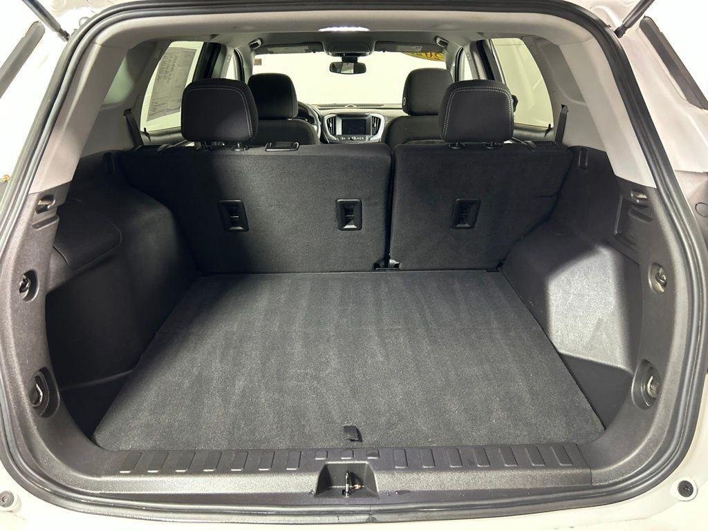 Used 2023 Summit White GMC SLE image 8