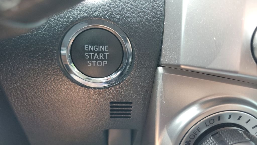Used 2022 Blue Toyota SR5 image 23