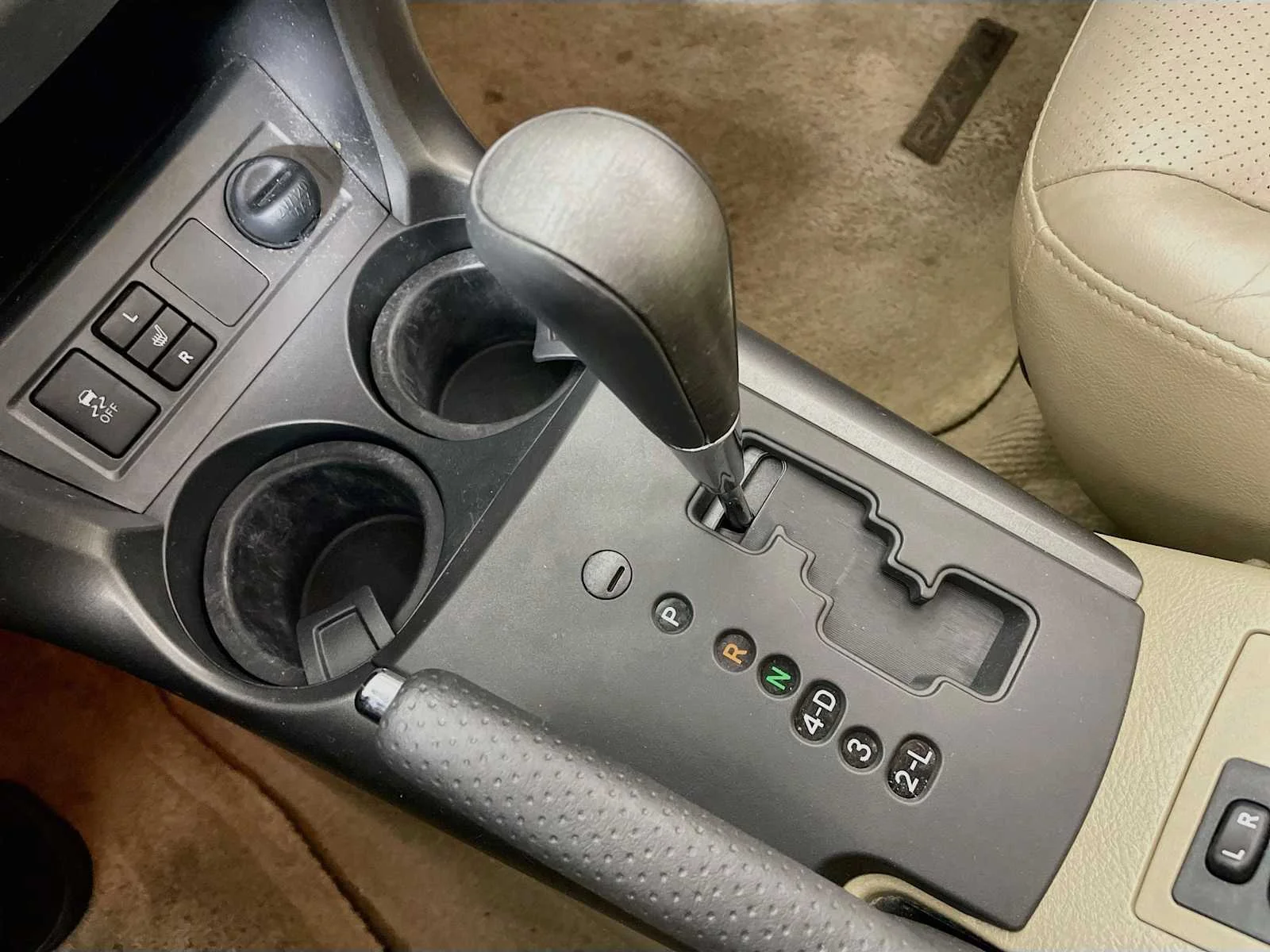 Used 2011 Barcelona Red Metallic Toyota Ltd image 13