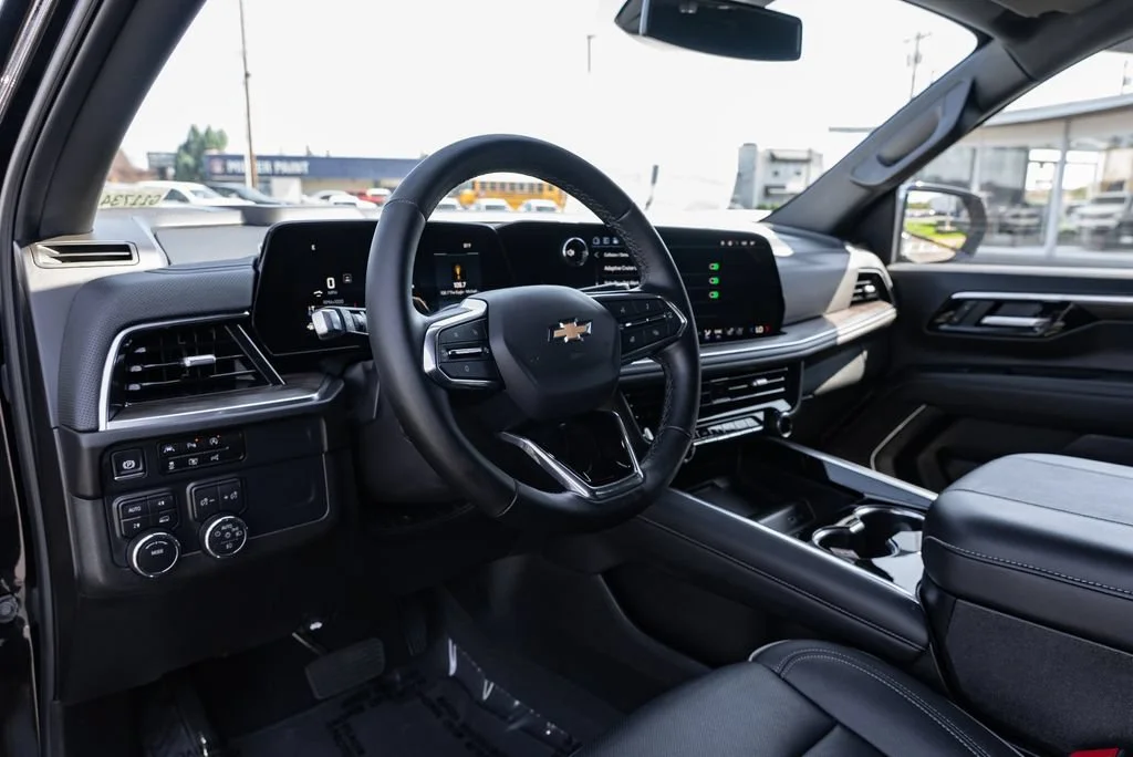 Used 2025 Black Chevrolet Premier image 29