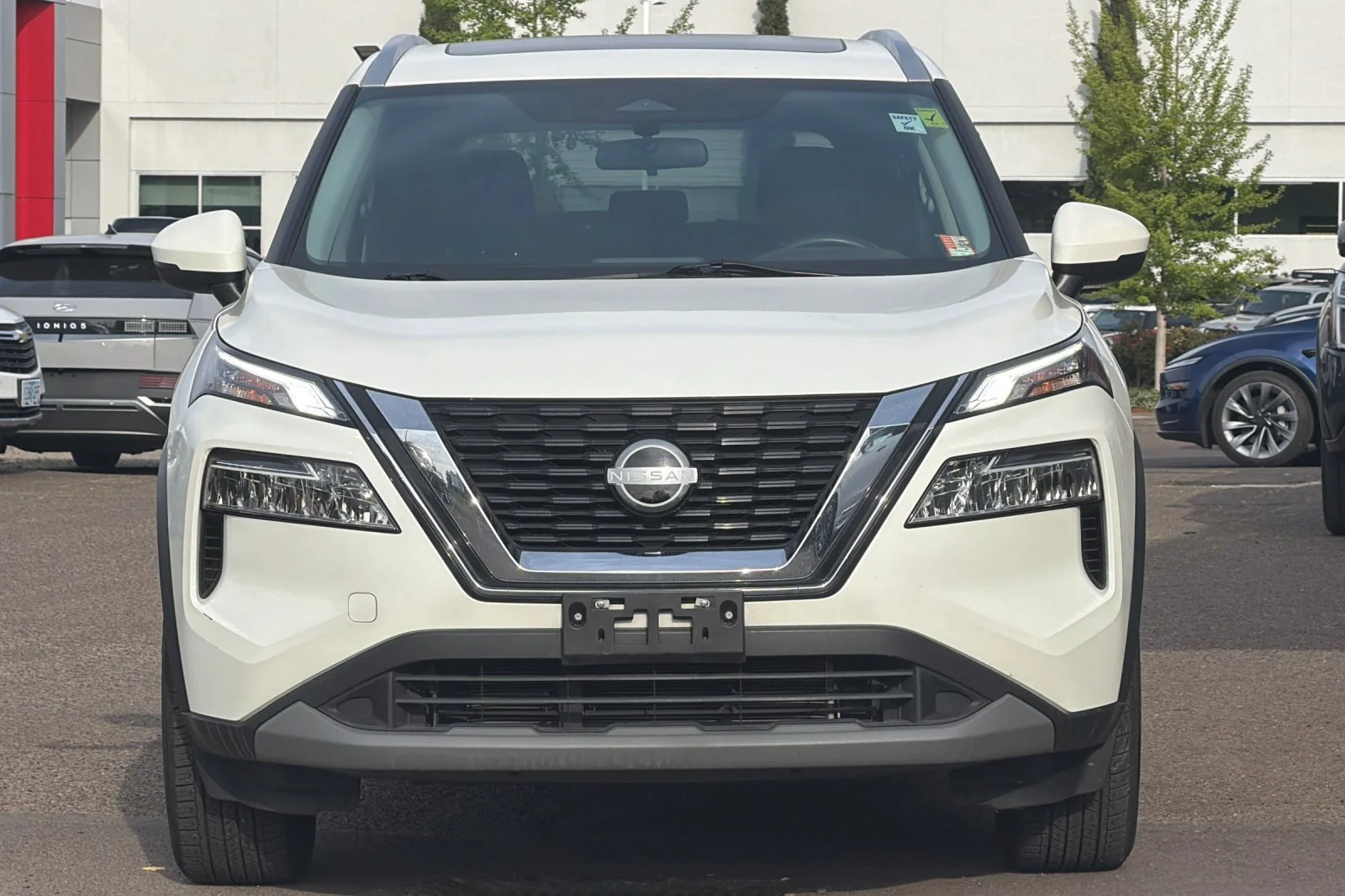 Used 2023 Pearl White Tricoat Nissan SV image 6