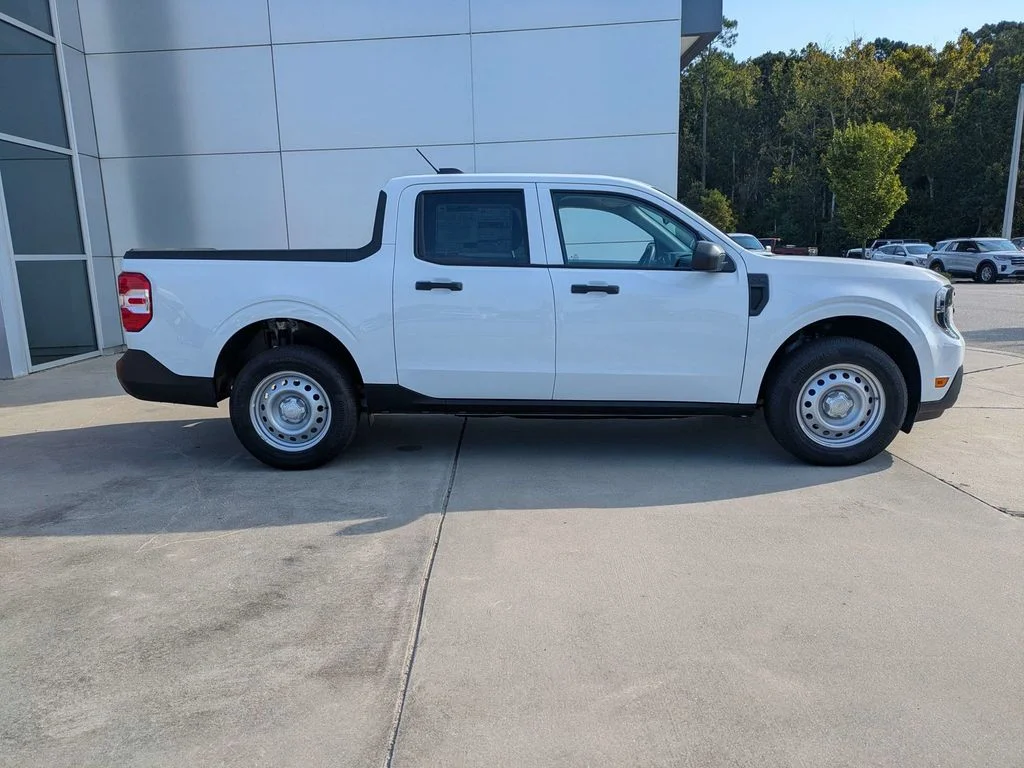 New 2026 Oxford White Ford XL image 3