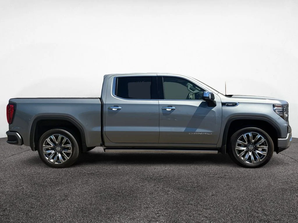Used 2023 Silver GMC Denali image 6