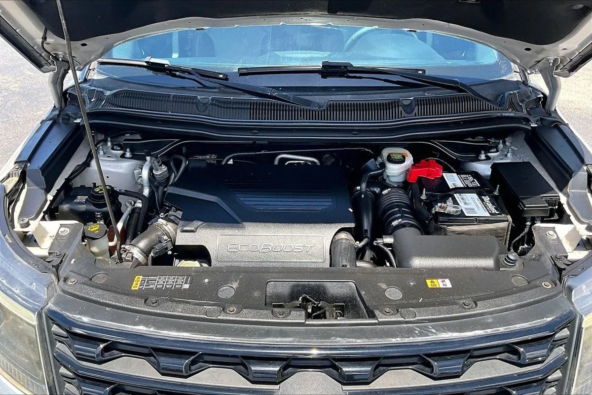 Used 2017  Ford Sport image 33