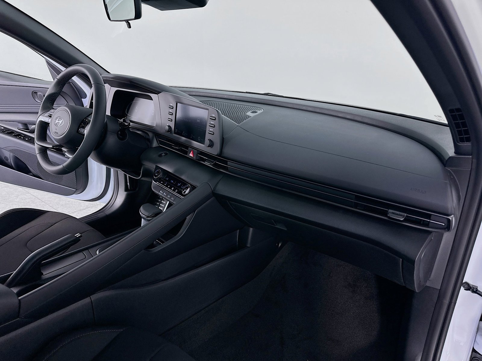 2026 Hyundai Elantra SEL Sport - Photo 31