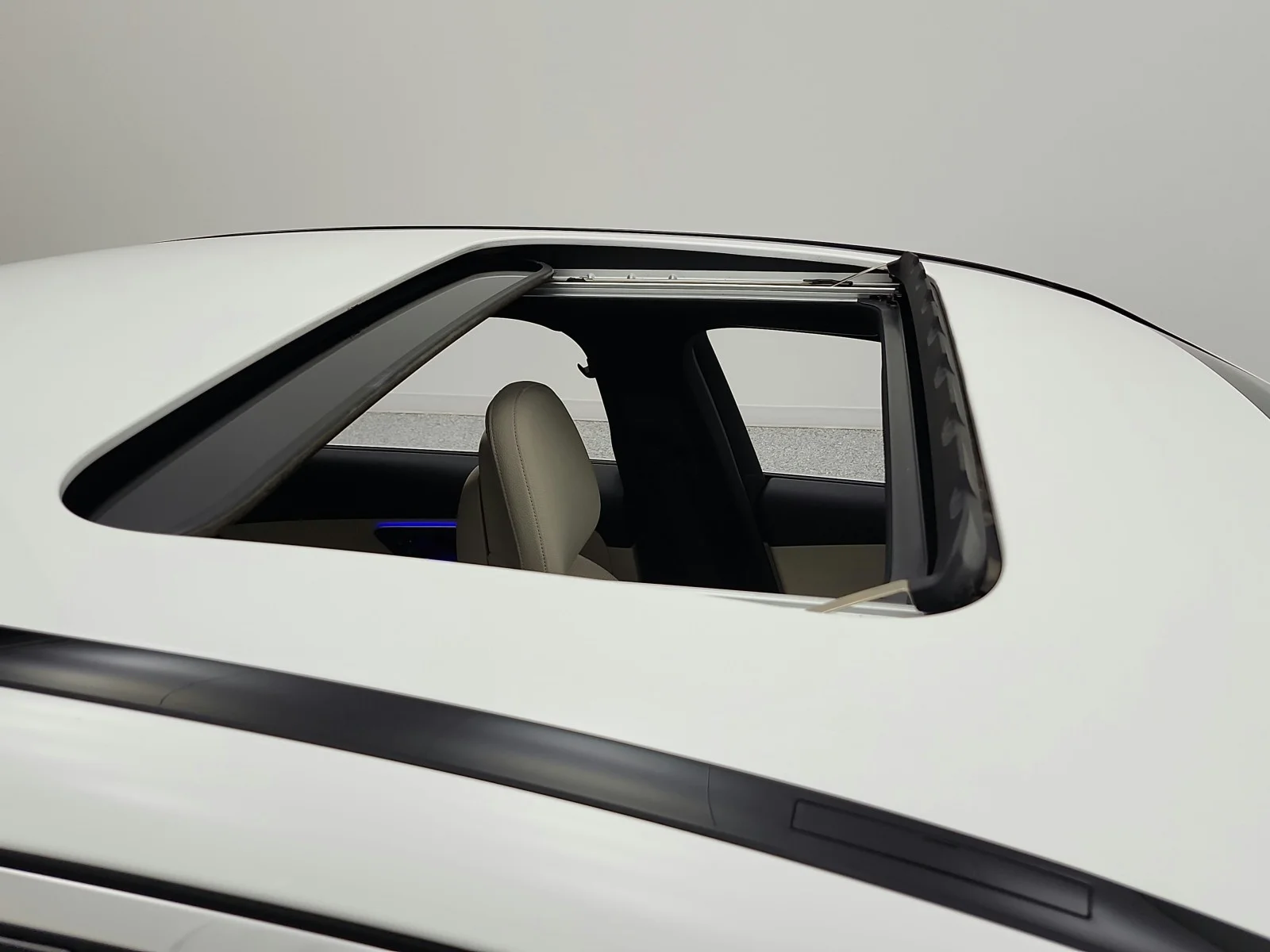 Used 2022 Polar White Mercedes-Benz C 300 image 19