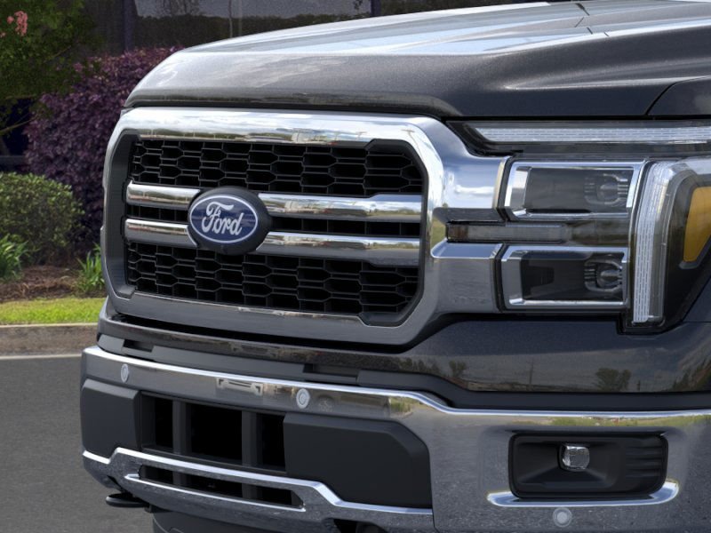 New 2025 Agate Black Metallic Ford Lariat® image 17