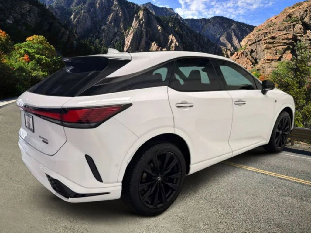 Used 2023 White Lexus 500h F SPORT Performance image 5