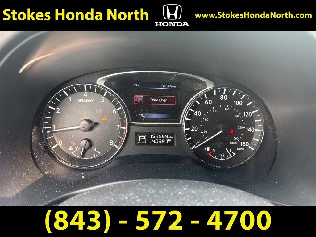 Used 2015 Silver Nissan SL image 1