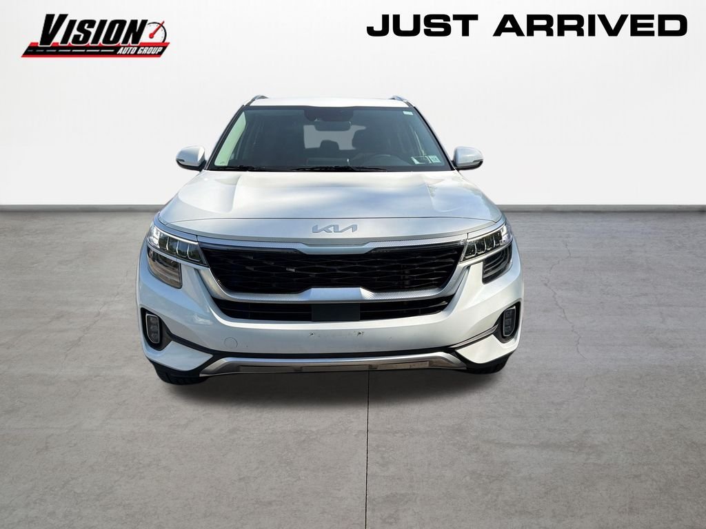 Used 2022 White Kia SX image 2