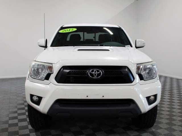 Used 2015 Super White Toyota  image 9
