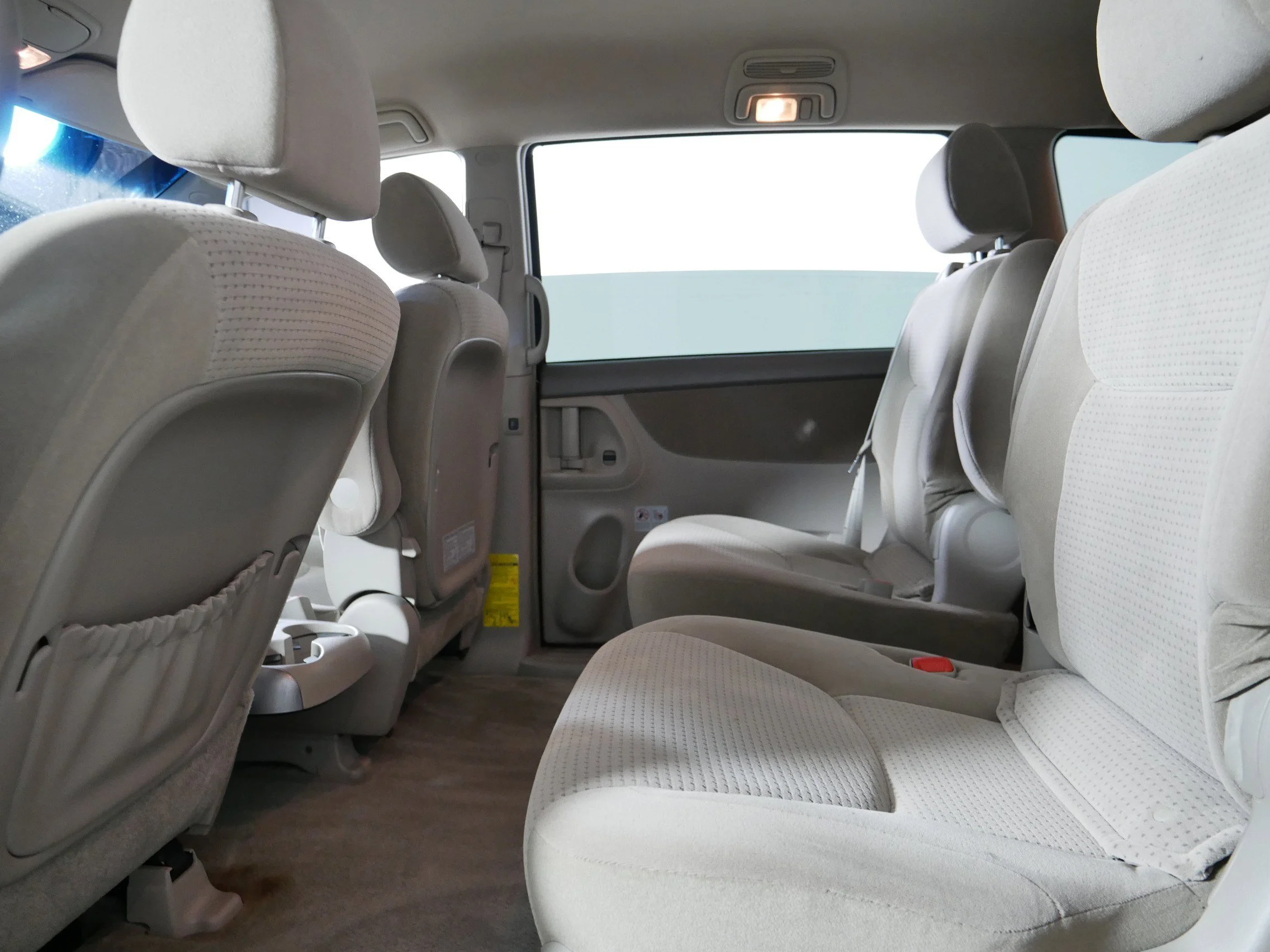 Used 2006 Salsa Red Pearl Toyota LE image 32