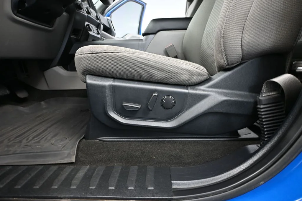 Used 2020 Blue Ford XLT image 22