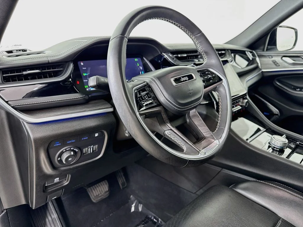 Used 2023 White Jeep Overland 4xe image 9