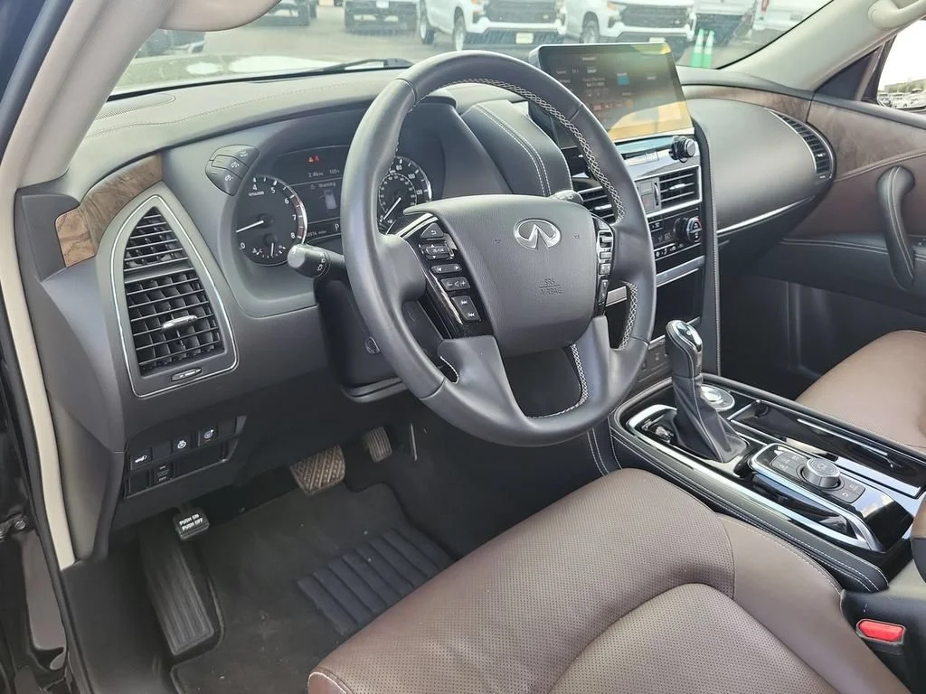 Used 2023 Black INFINITI PREMIUM SELECT image 10