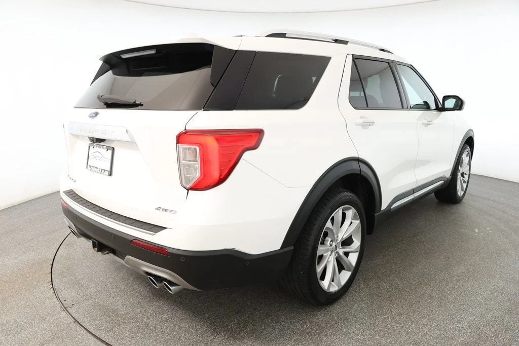 Used 2022 Star White Metallic Tri-Coat Ford Platinum 4WD with Class IV Trailer Tow Package & 21