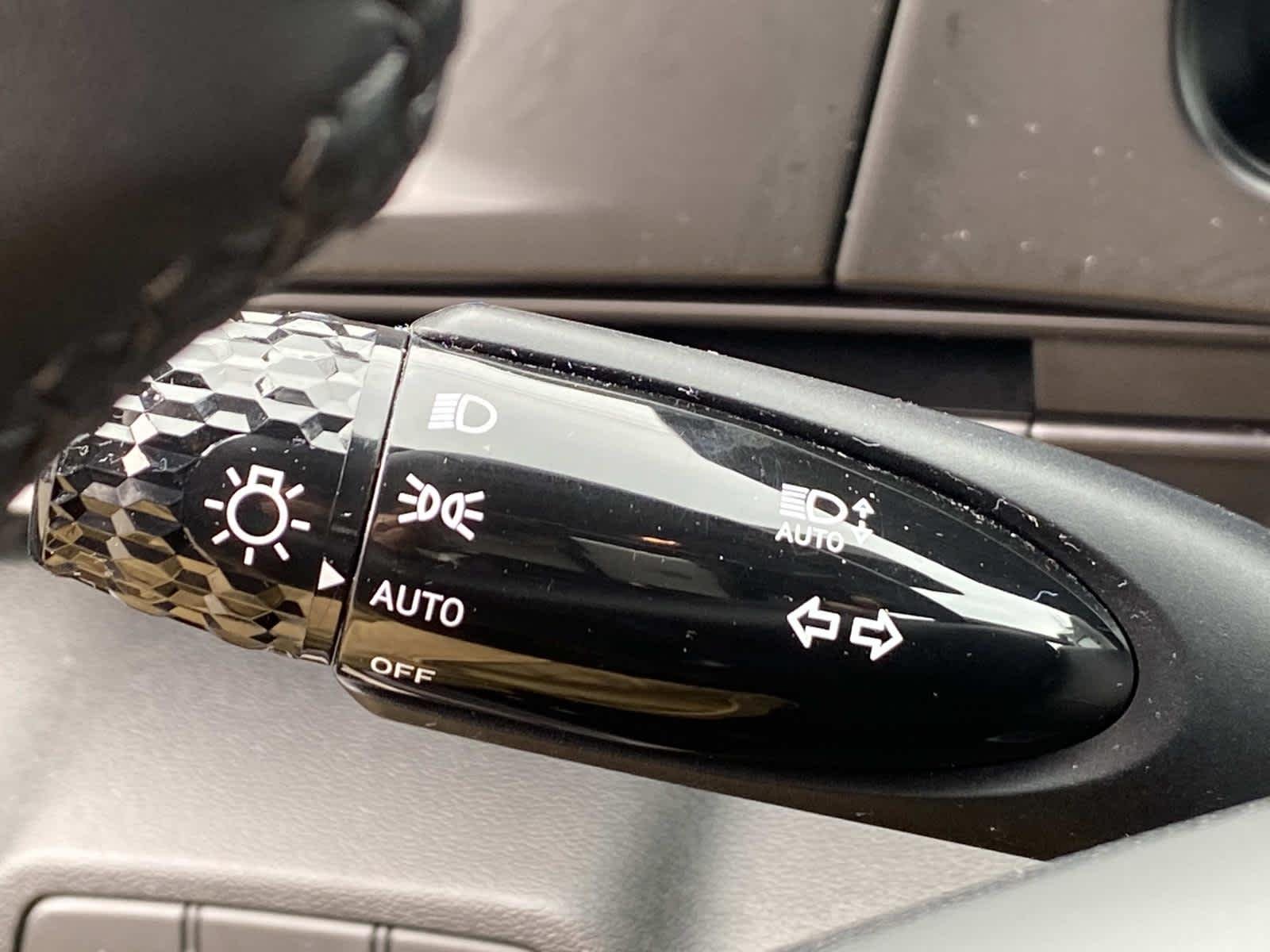 Certified Used 2025 Fluid Metal Hyundai SEL Sport image 17