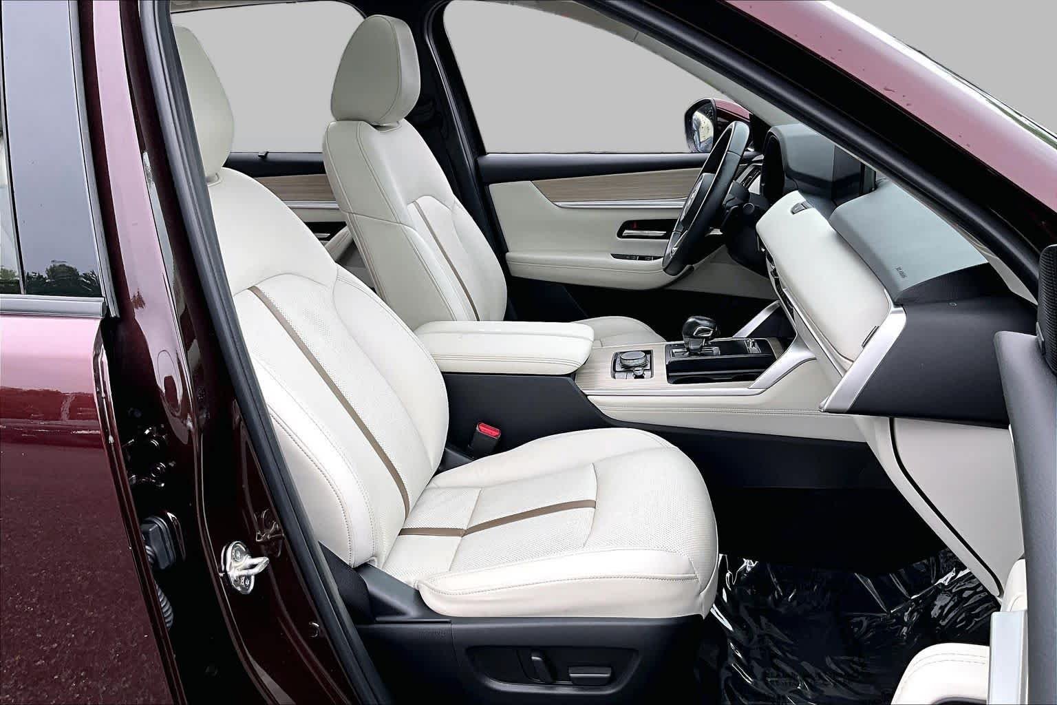 Used 2024 Artisan Red Premium Mazda 3.3 Turbo Premium Plus image 9