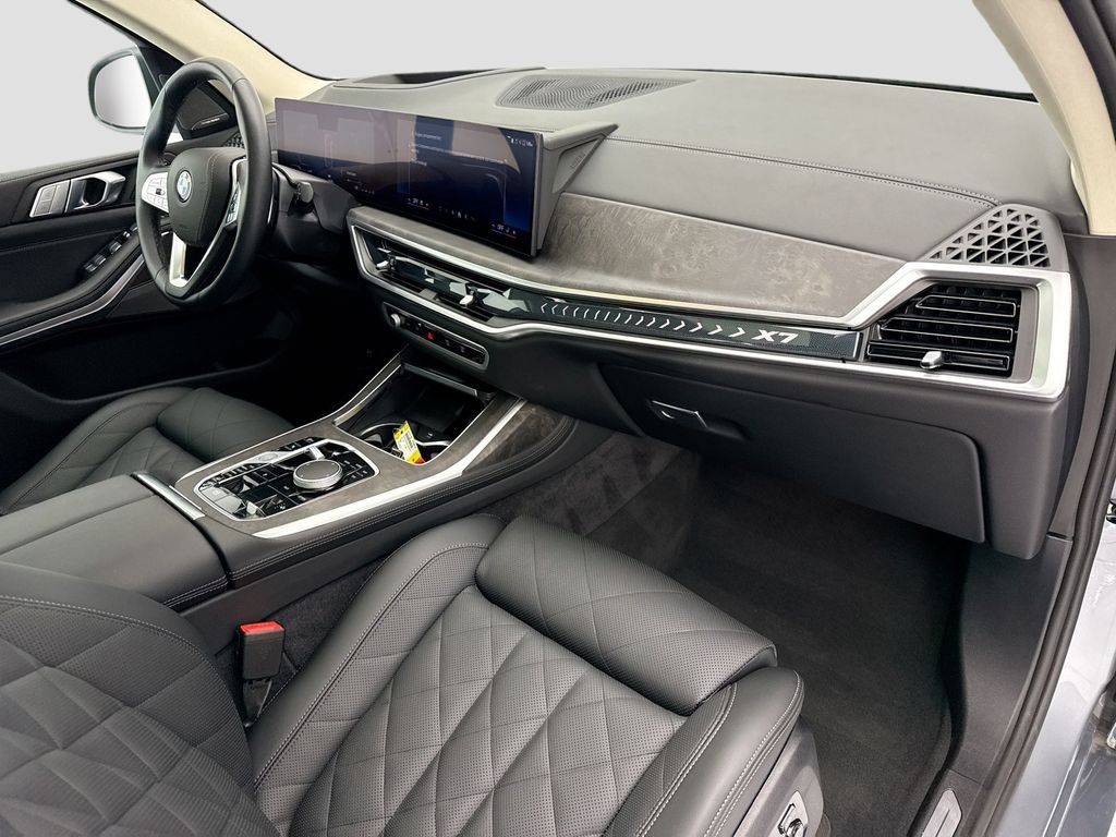 2026 BMW X7 40i - Photo 16