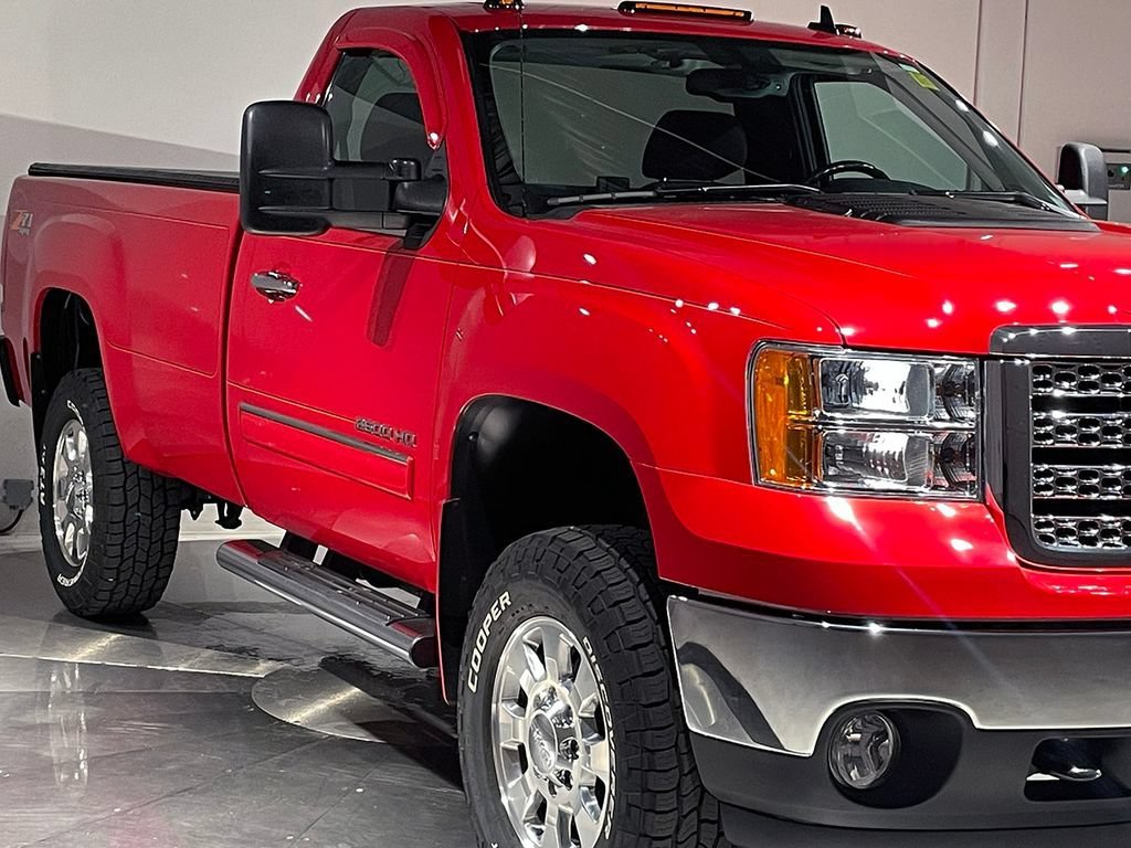 Used 2011 FIRE RED GMC SLE image 17
