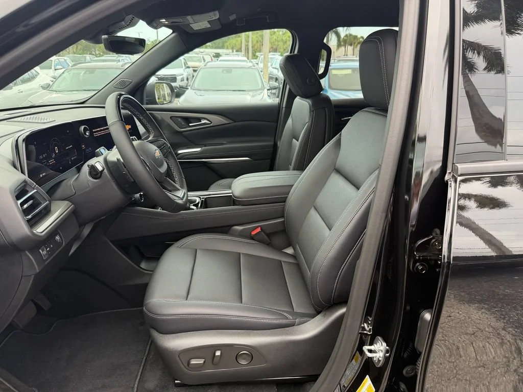 2026 Chevrolet Traverse LT - Photo 9