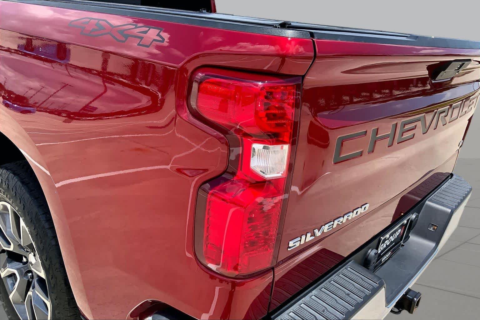 Used 2022 Cherry Red Tintcoat Chevrolet LT image 27