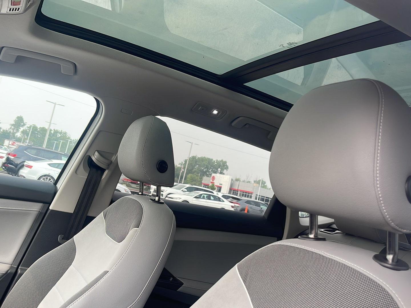 Used 2024 Pure White Volkswagen SE image 7